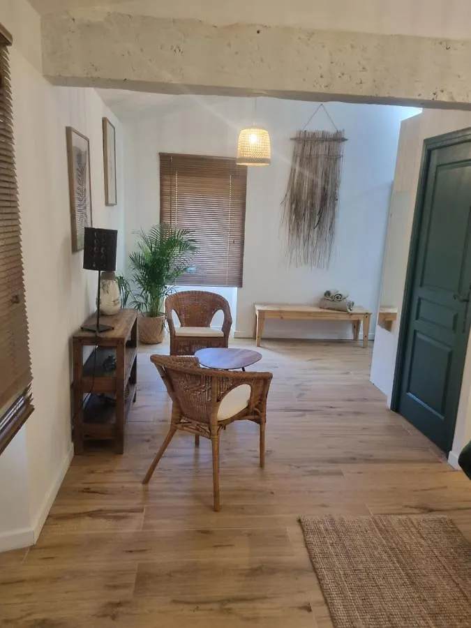 Konukevi Entre Ventoux Et Luberon Chambre D'Hote Sault-de-Vaucluse